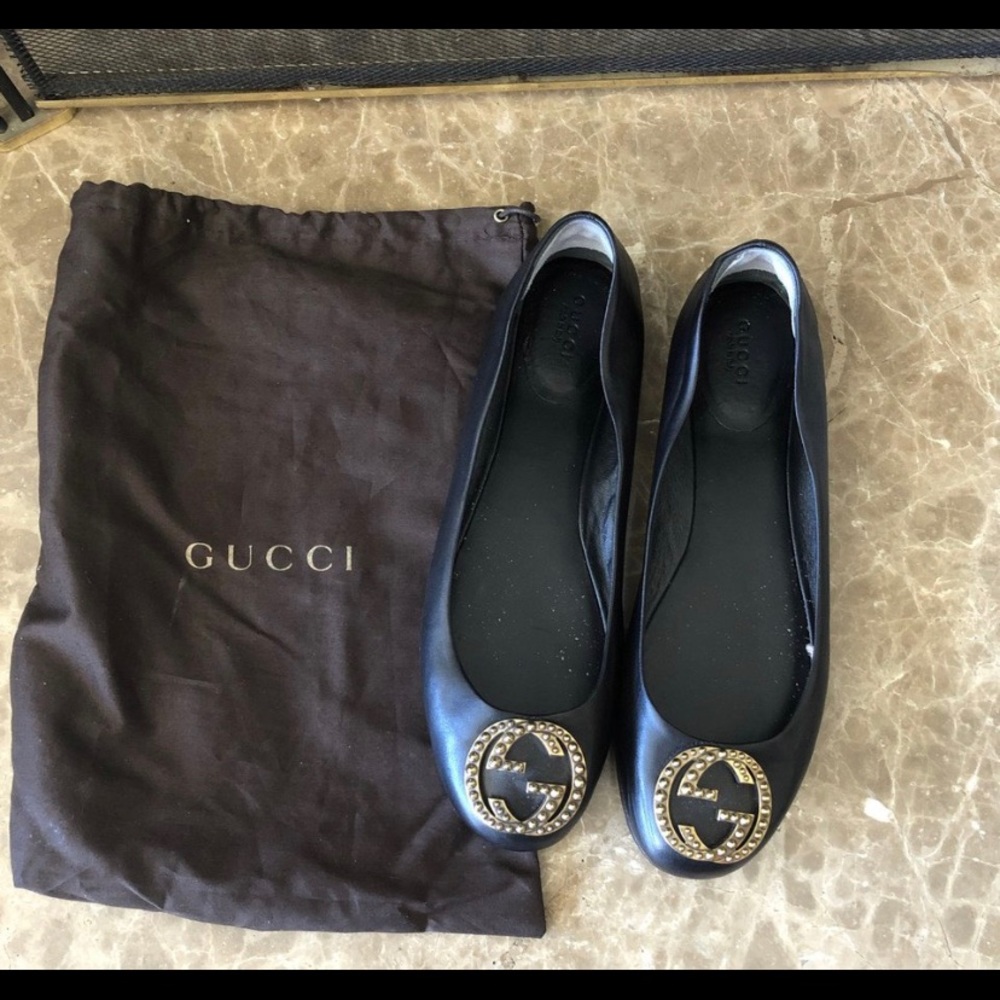 Black Gucci leather flats